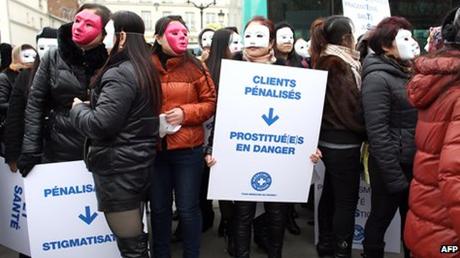 在巴黎的這些妓女說，不應該給嫖客定罪